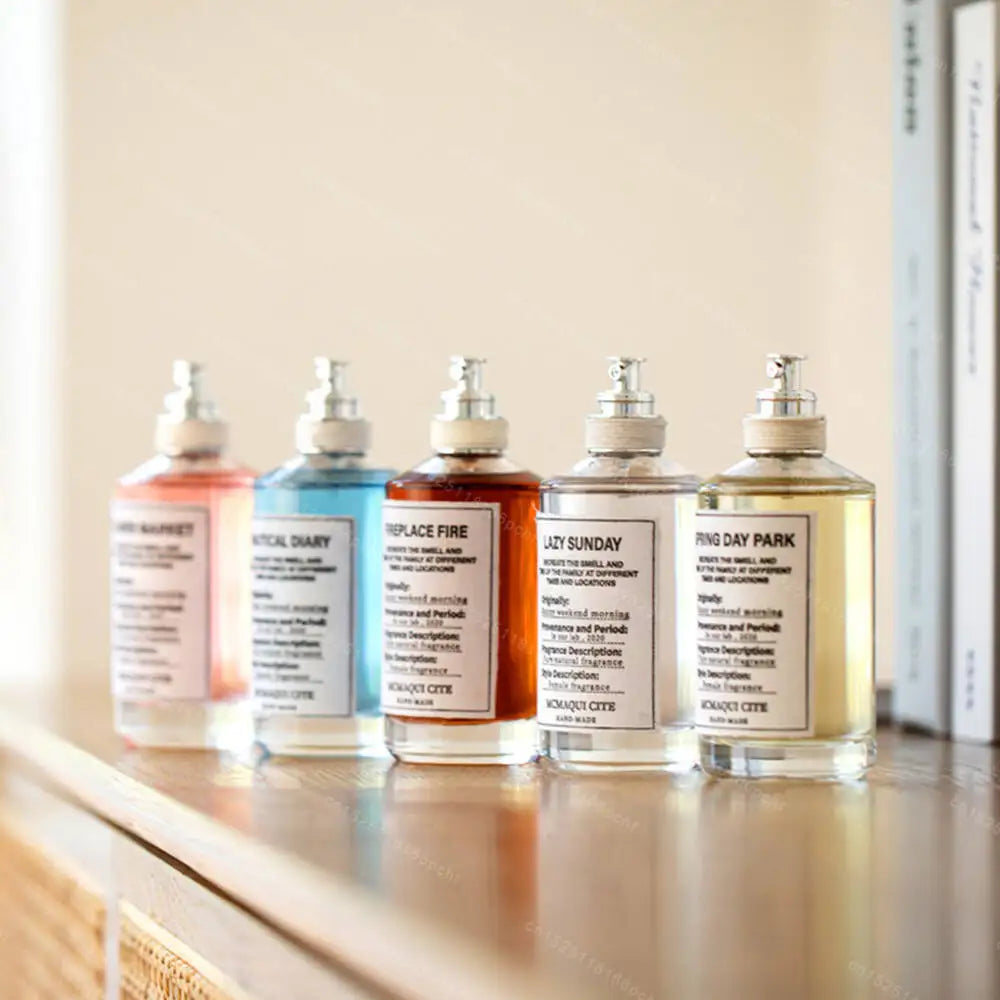 Parfum pour femme, parfum floral, fruité, boisé, parfum jasmin, cèdre, musc, agrumes, eau de toilette longue durée.